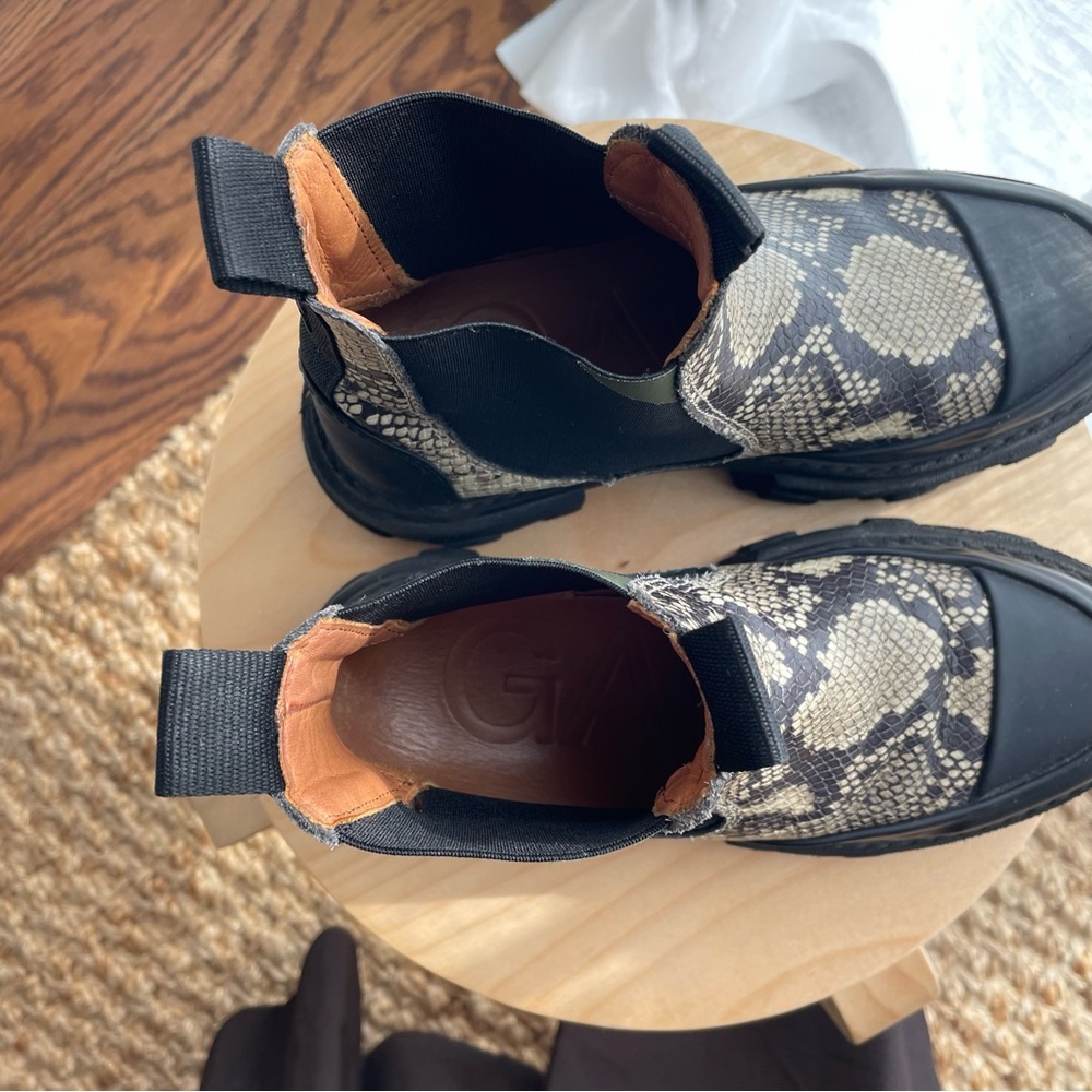 Ganni Lug Sole Chelsea Boots - Picture 3 of 5